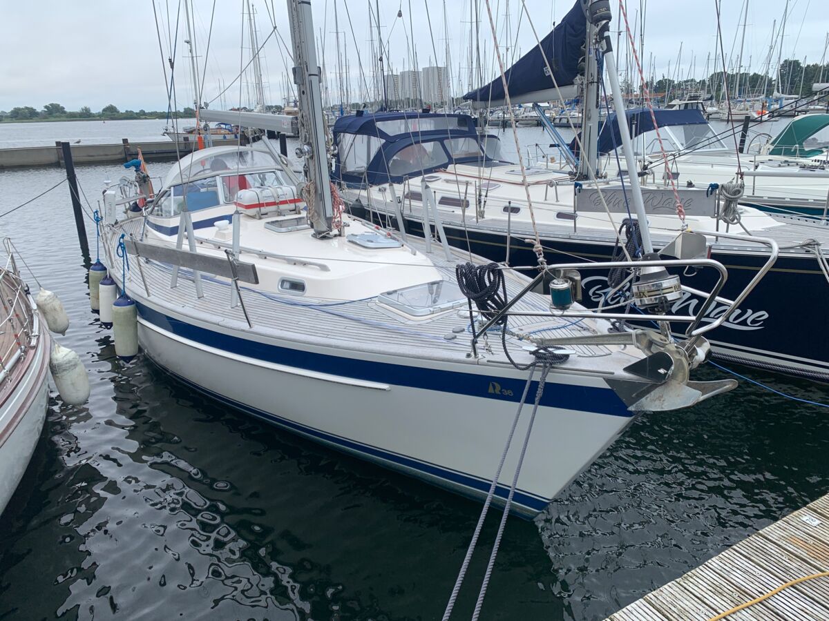 Segelyacht Hallberg-Rassy 36 MK II Sailing World Yachtmakler 2