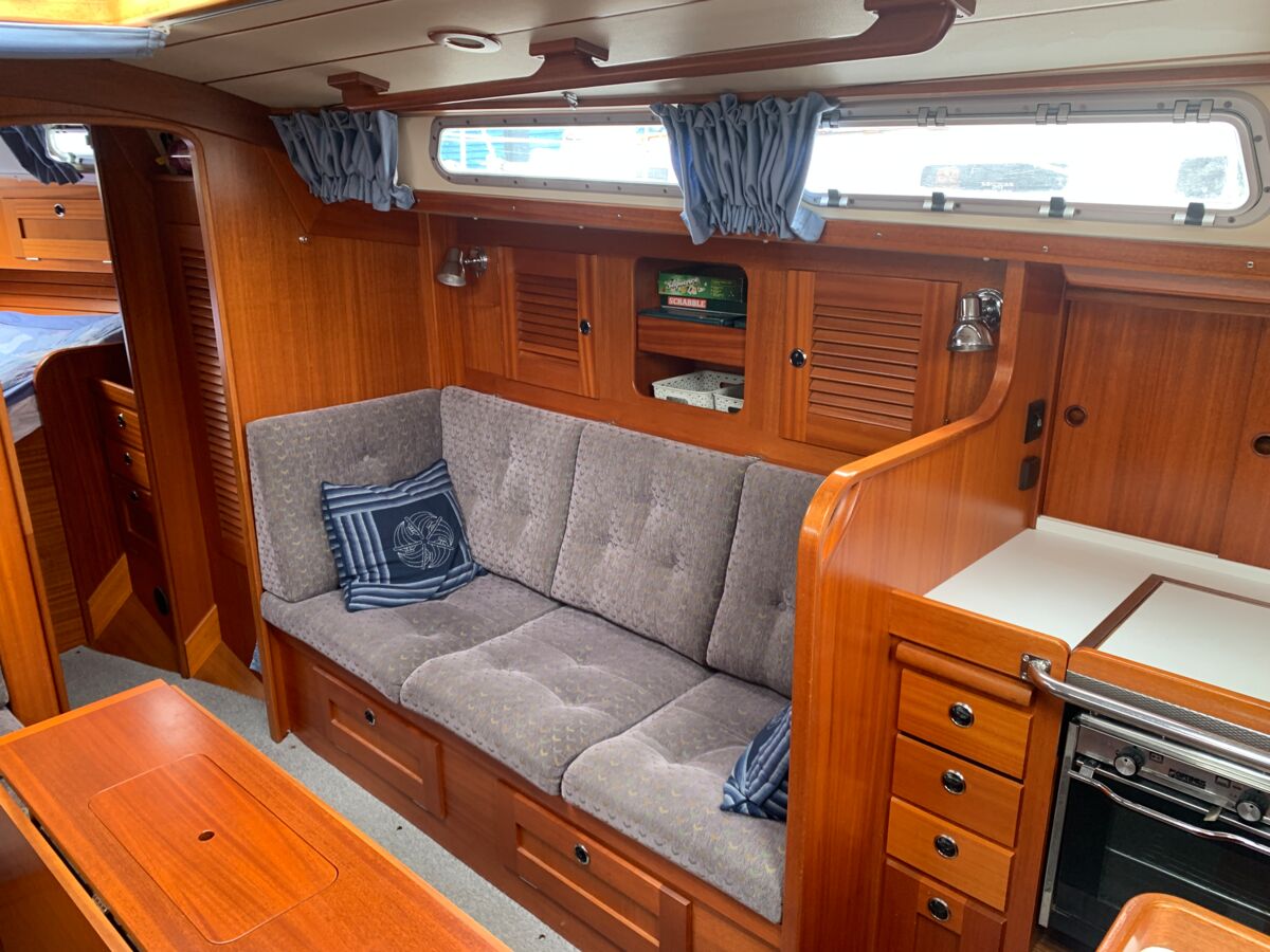 Segelyacht Hallberg-Rassy 36 MK II Sailing World Yachtmakler 8