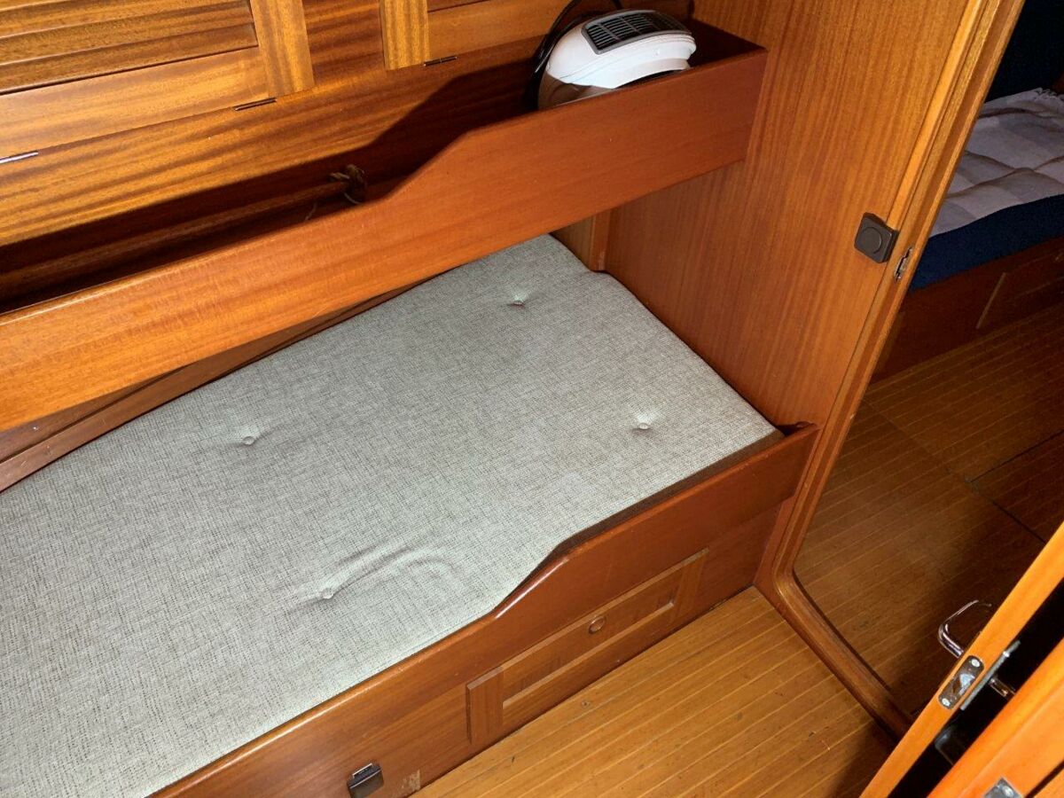 Segelyacht Hallberg-Rassy 45 Sailing World Yachtmakler   (21)