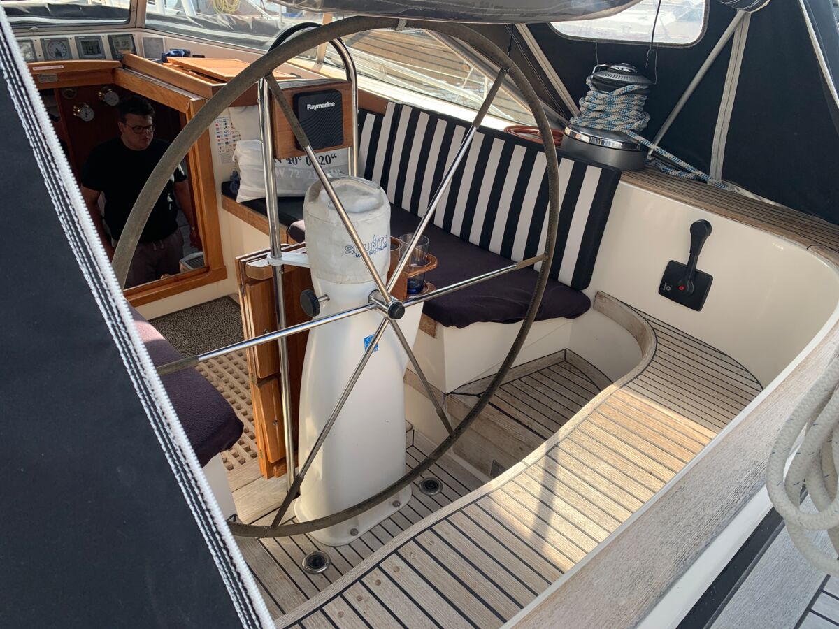 Segelyacht Hallberg-Rassy 45 Sailing World Yachtmakler Heiligenhafen 32