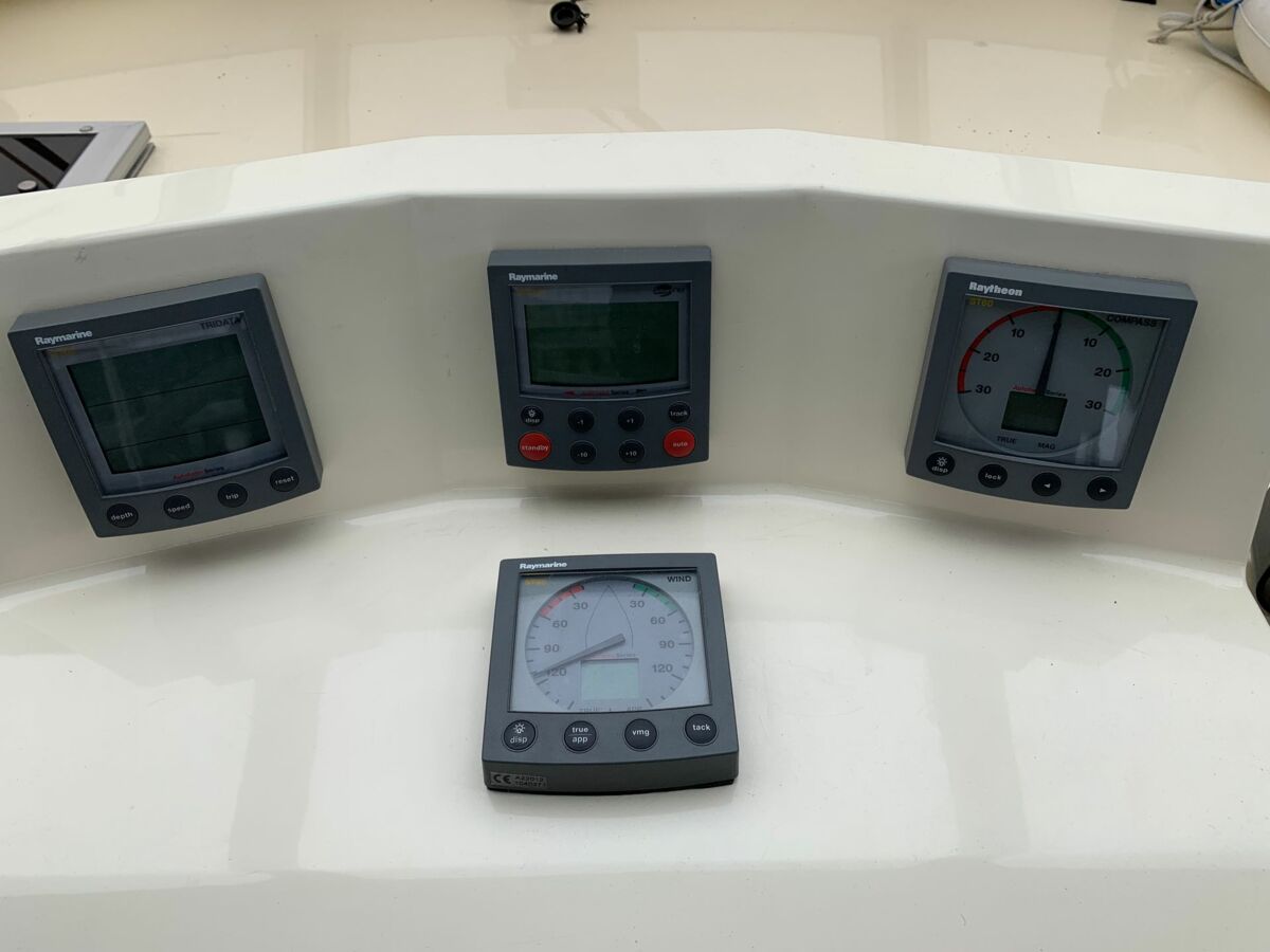 Vacance-1300-motoryacht-sailing-world-yachtbrokers-28