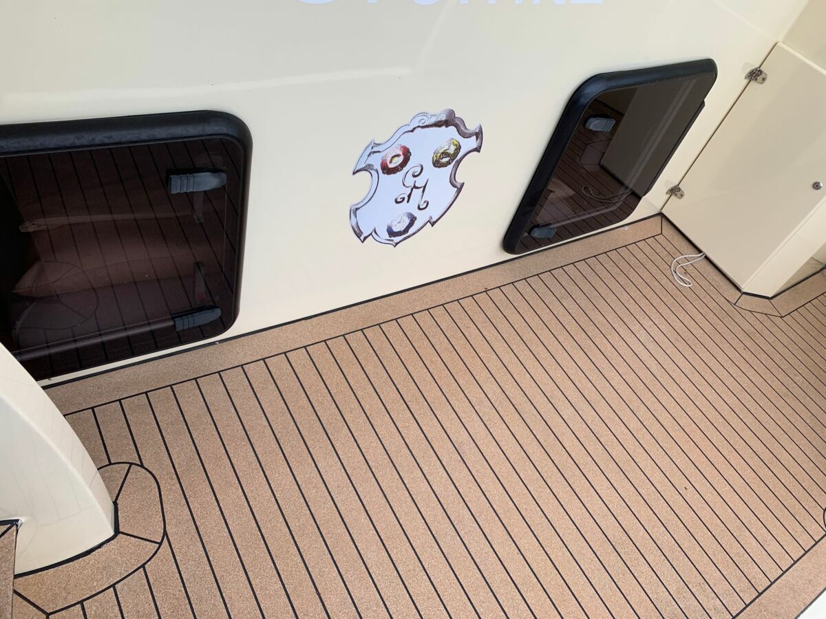 Vacance-1300-motoryacht-sailing-world-yachtbrokers-32