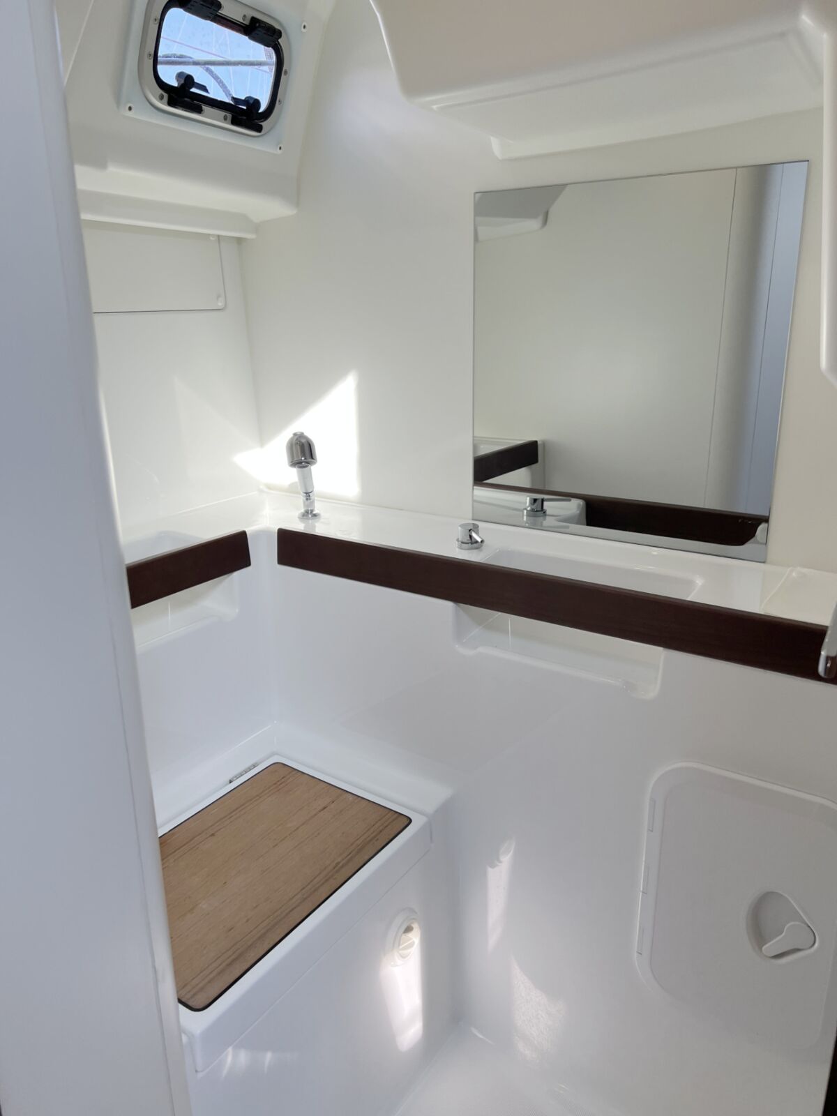 Beneteau Oceanis 35.1 Sailing World Yachtmakler 12