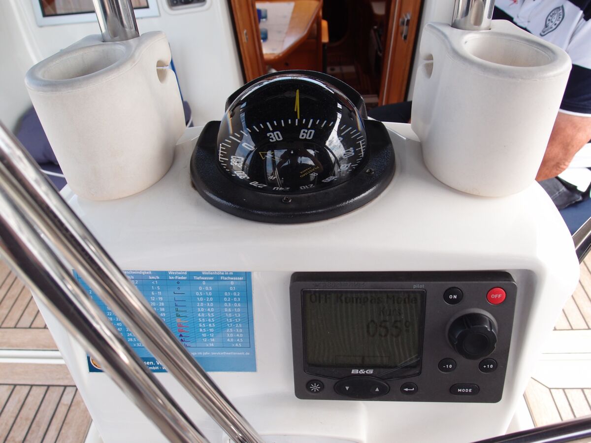 Degeroe38DS-Sailing-World-Yachtbrokers-29