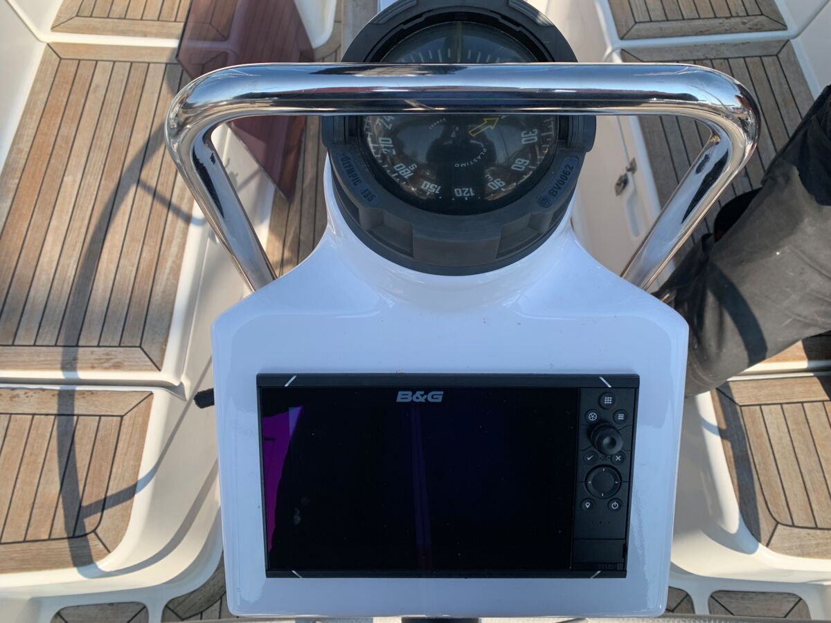 Hanse 370