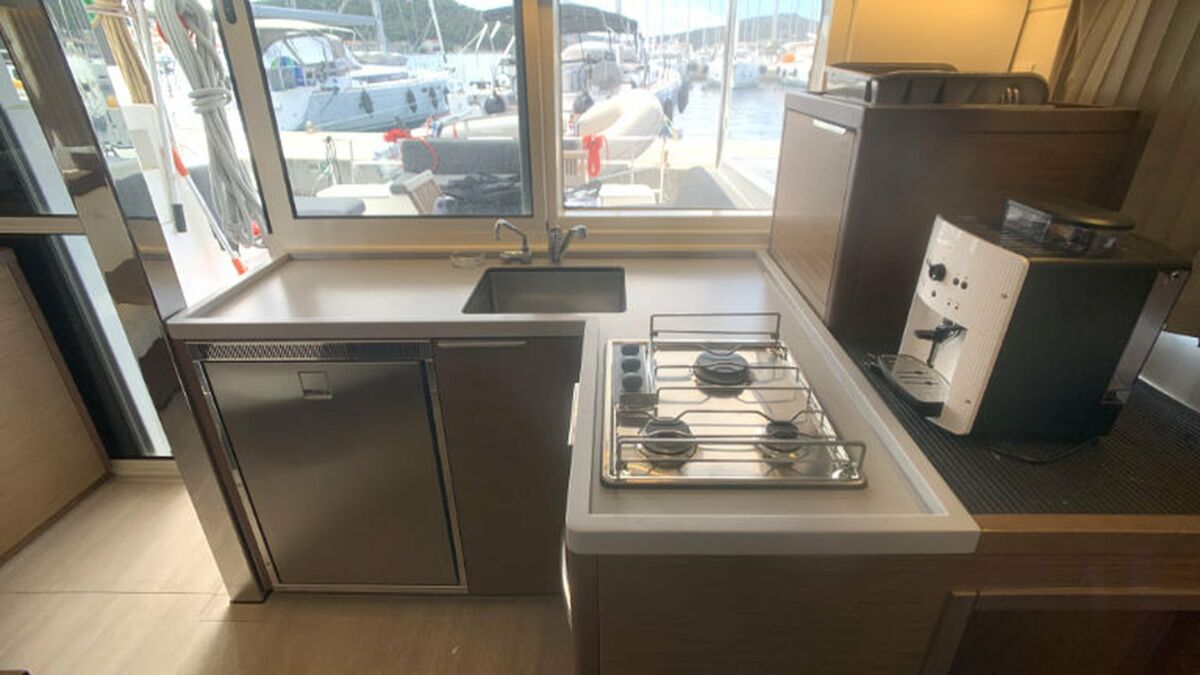 Lagoon 40 Katamaran Sailing World Yachtbrokers Heiligenhafen 16