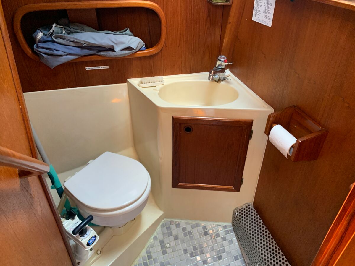 Motorsegler Nauticat 35 Sailingworld Yachtmakler Heiligenhafen 53