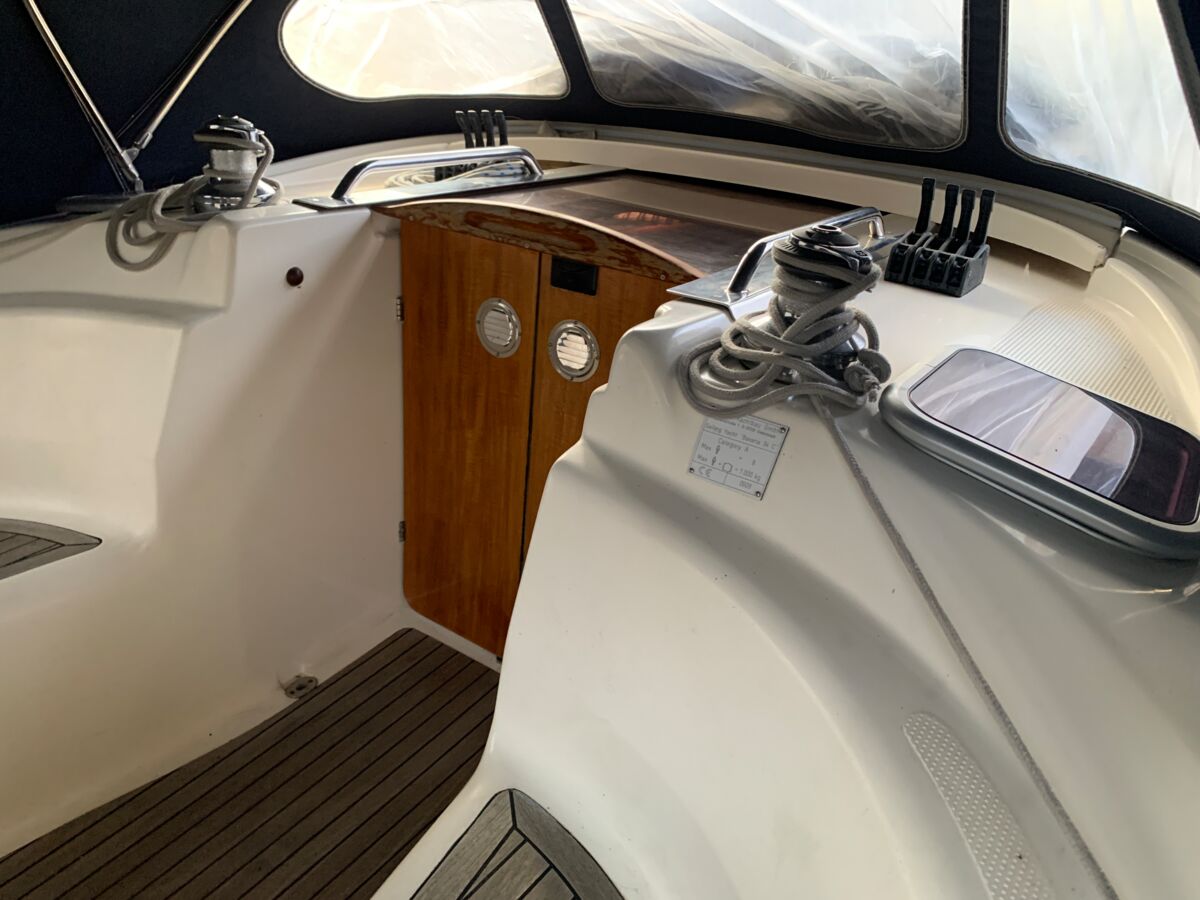 Sailing Yacht Bavaria 34 Cruiser Sailing World Yachtbrokers Heiligenhafen 42