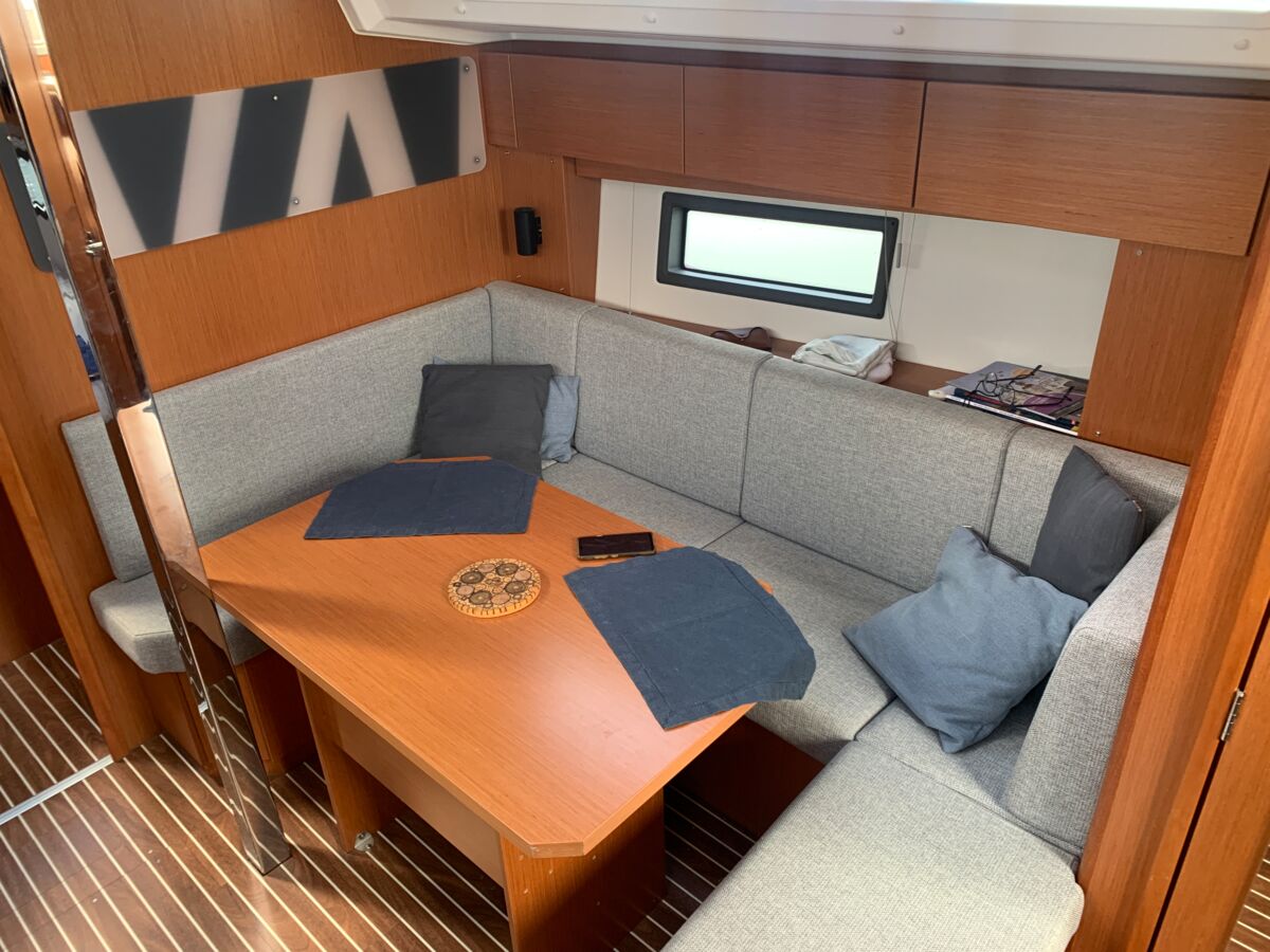 Sailing Yacht Bavaria Cruiser 38 Sailing World Yachtbrokers Heiligenhafen 11