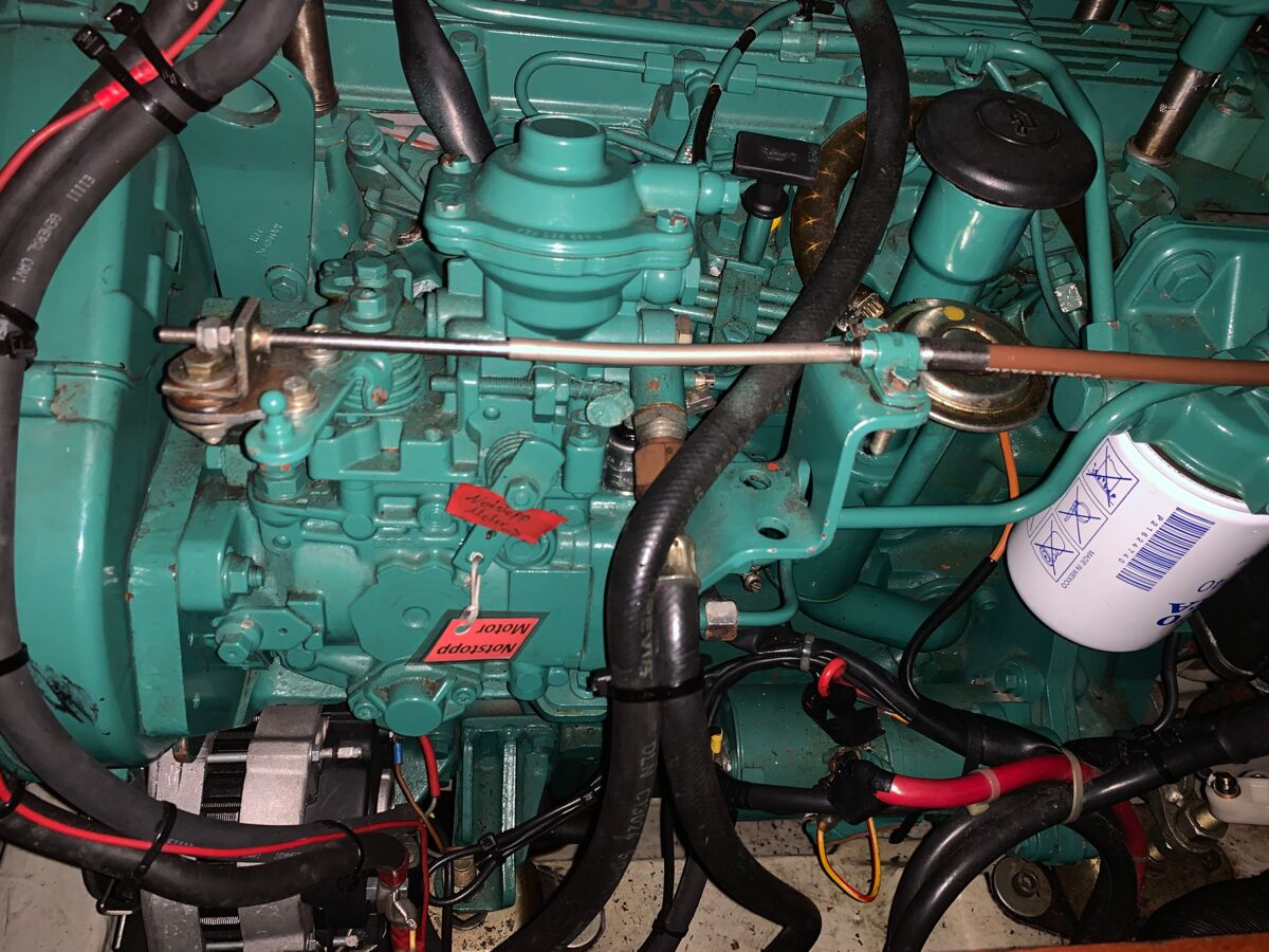 Sailing Yacht Hallberg-Rassy 42 F Sailing World Yachtbrokers Heiligenhafen 65