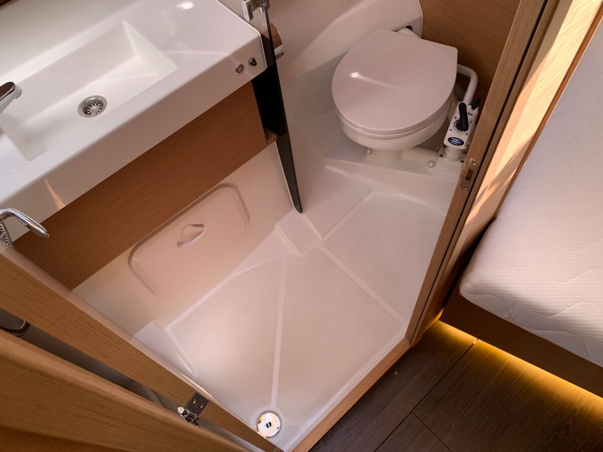Sailing Yacht Jeanneau Sun Odyssey 410 Sailing World Yachtbrokers 21