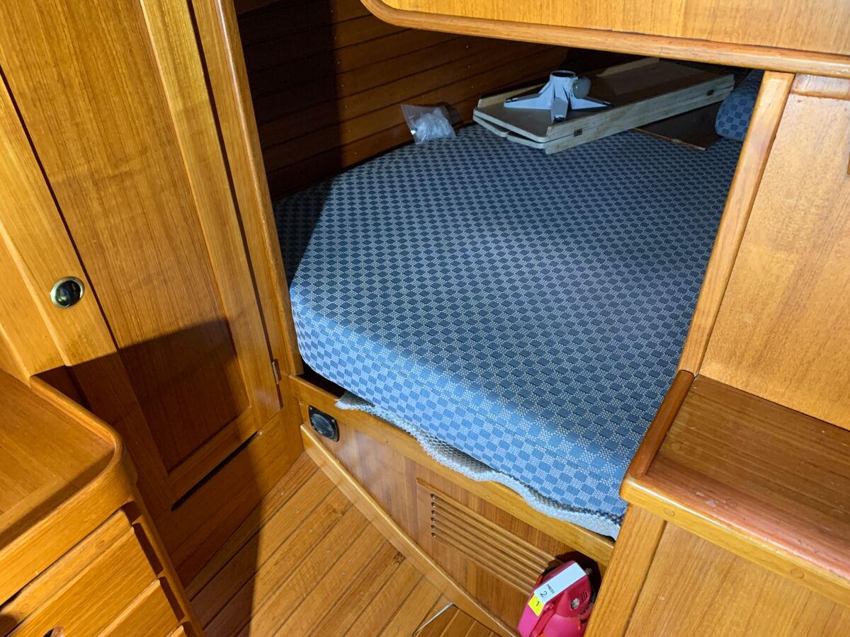 Sailing Yacht Wasa 370 Sailing World Yachtbrokers 18