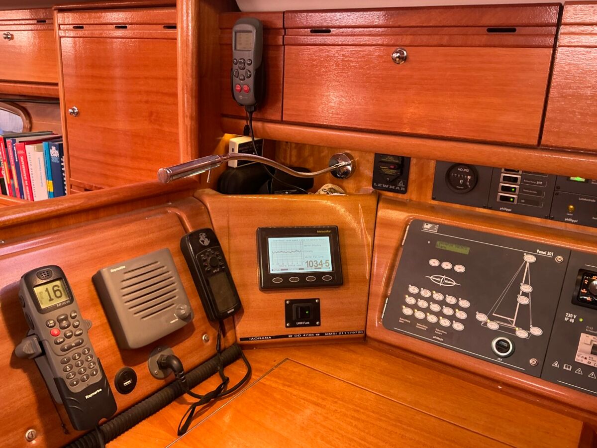 Segelyacht Bavaria 37 Cruiser Sailing World Yachtmakler 23 (1)