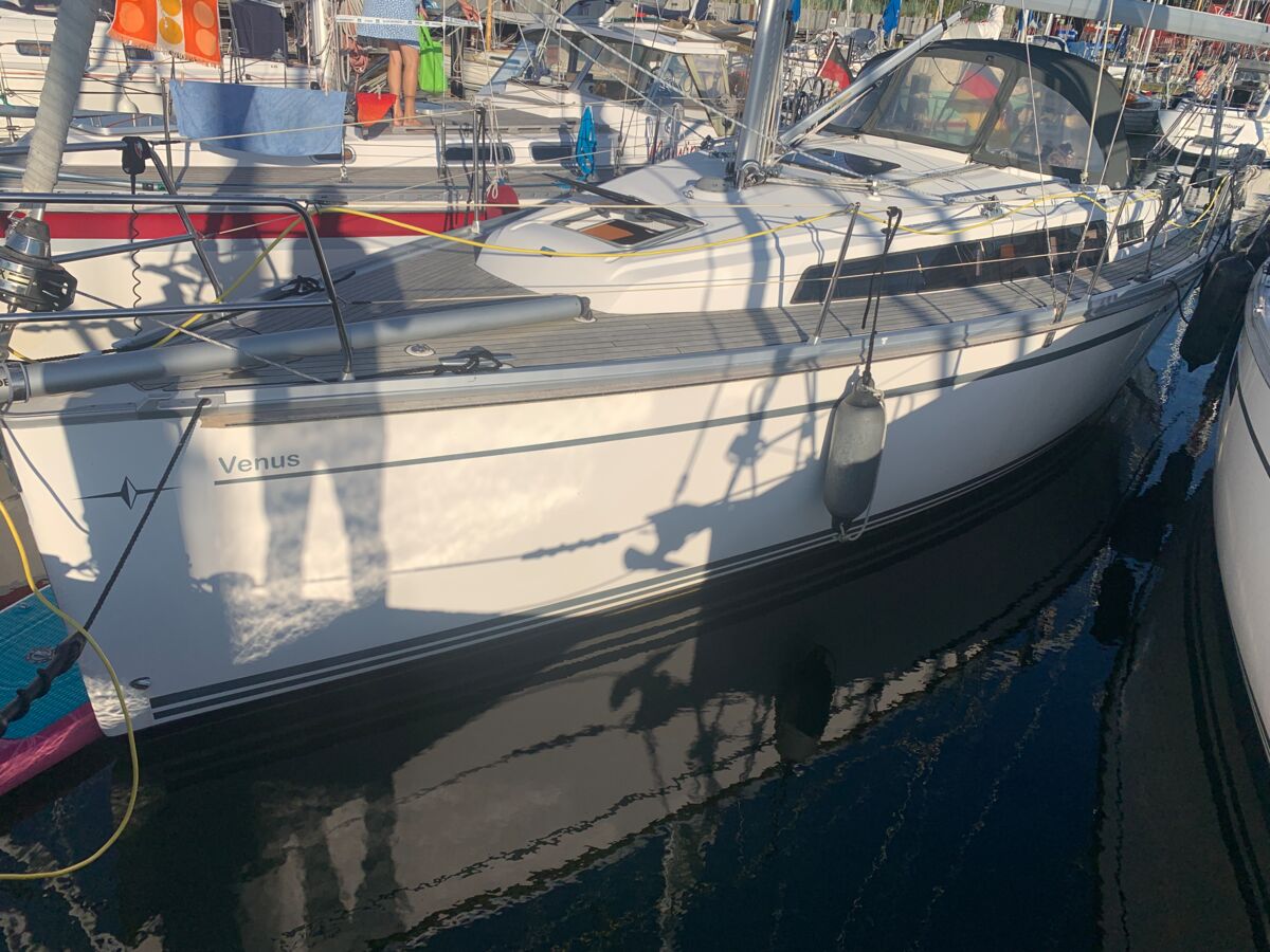 Segelyacht Bavaria Cruiser 33 Sailing World Yachtbrokers Heiligenhafen 2