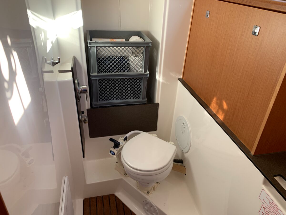 Segelyacht Bavaria Cruiser 33 Sailing World Yachtbrokers Heiligenhafen 32