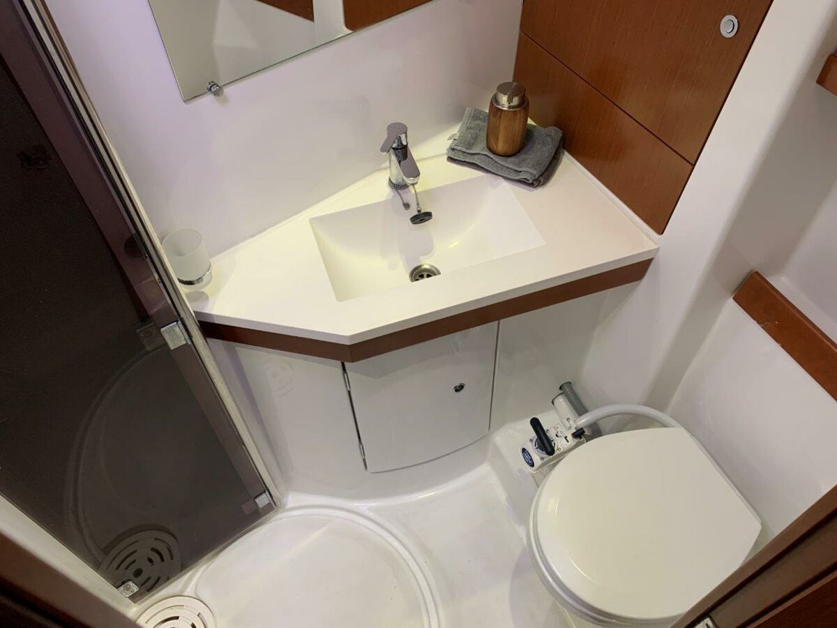Segelyacht Beneteau Oceanis 46 Sailing World Yachtmakler 60