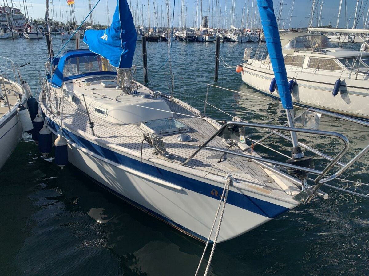 Segelyacht Hallberg-Rassy 29 Fehmarn Sailing World Yachtmakler 2