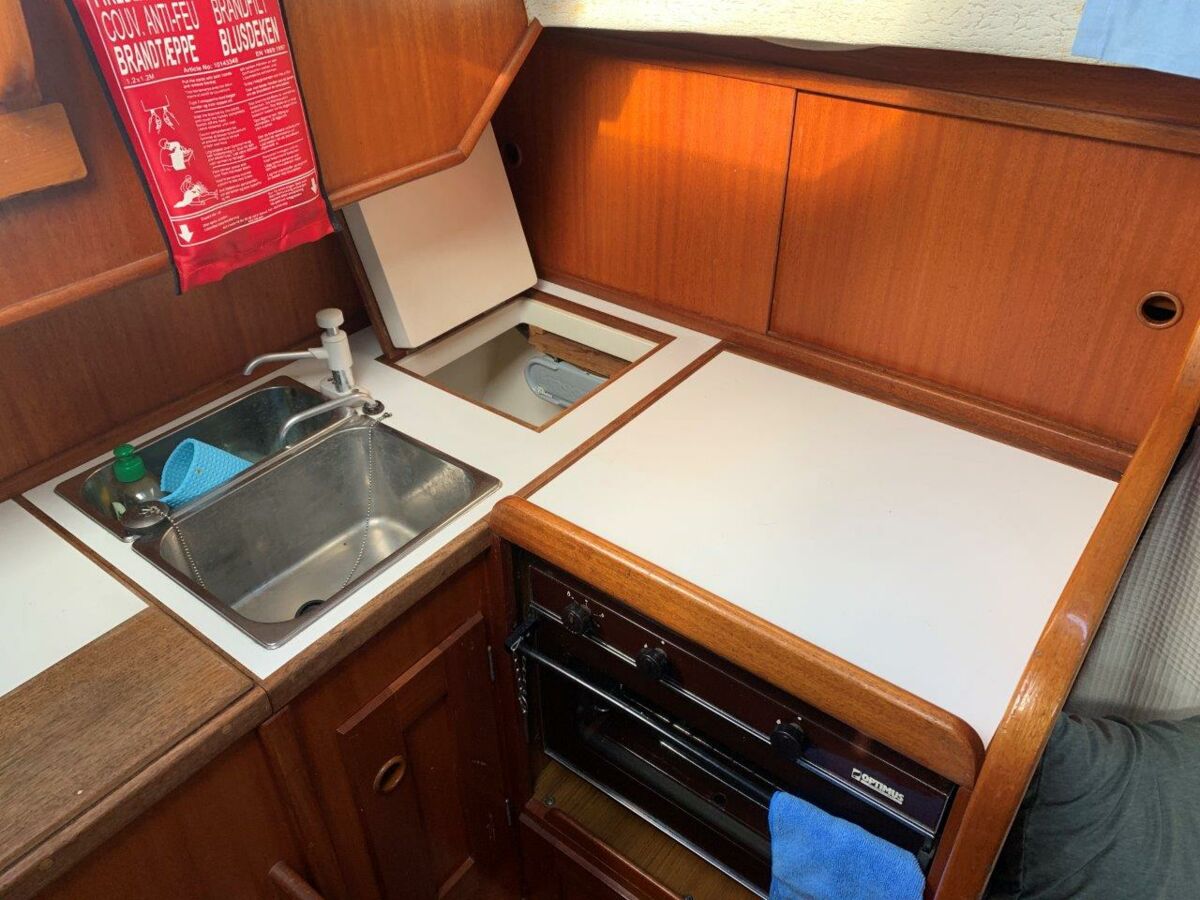 Segelyacht Hallberg-Rassy 29 Fehmarn Sailing World Yachtmakler 47