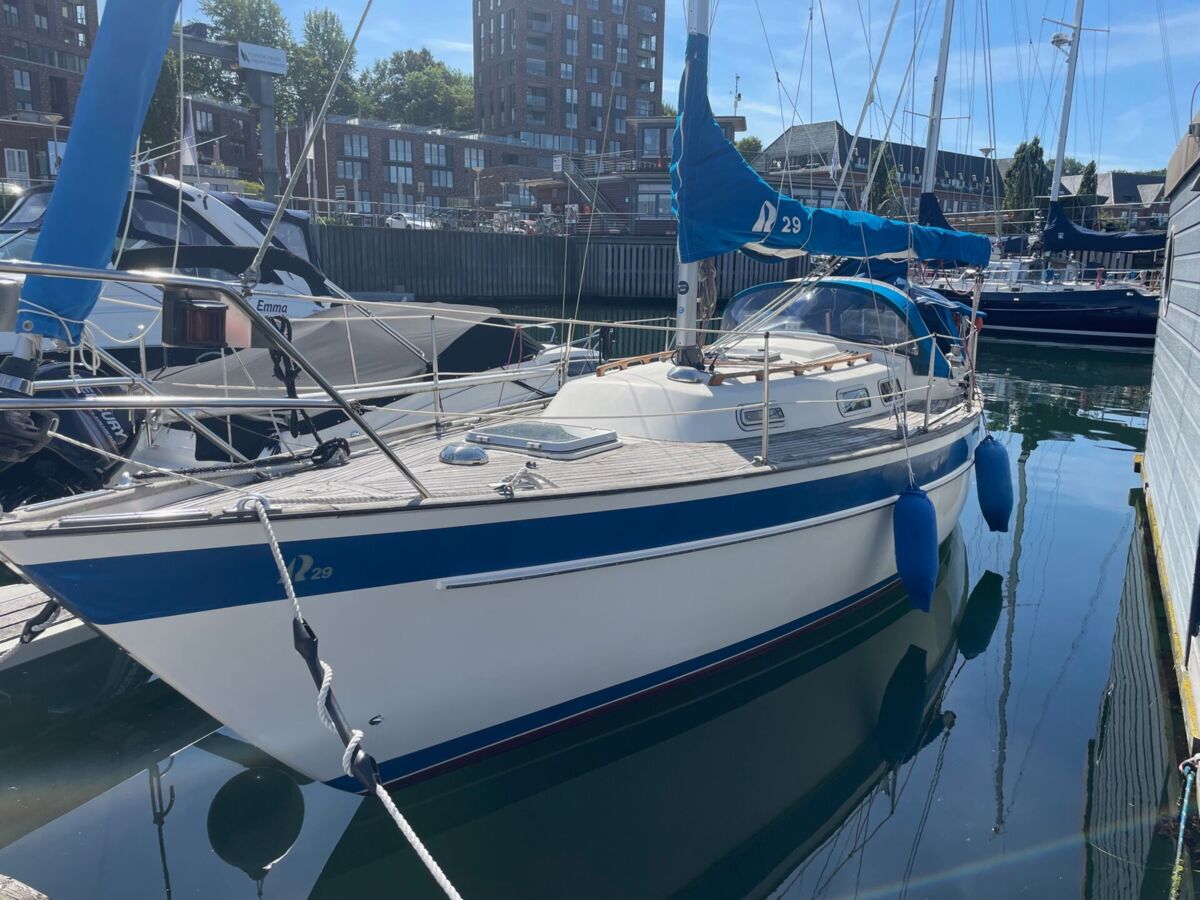 Segelyacht Hallberg-Rassy 29 Sailing World Yachtbrokers 1