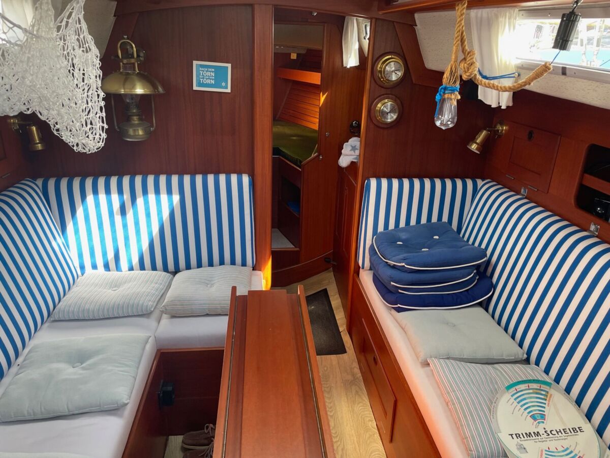 Segelyacht Hallberg-Rassy 29 Sailing World Yachtbrokers 10