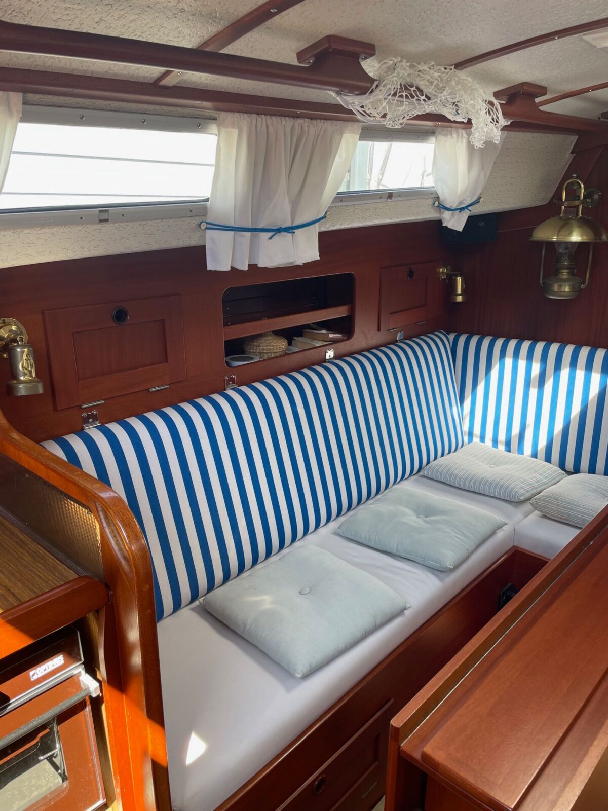 Segelyacht Hallberg-Rassy 29 Sailing World Yachtbrokers 14