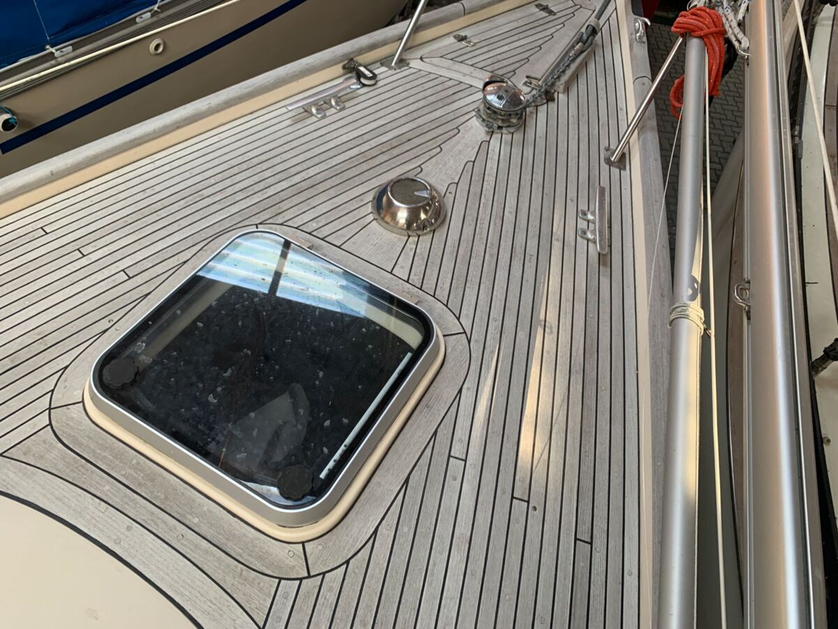 Segelyacht Hallberg-Rassy 29 Sailing World Yachtbrokers 17