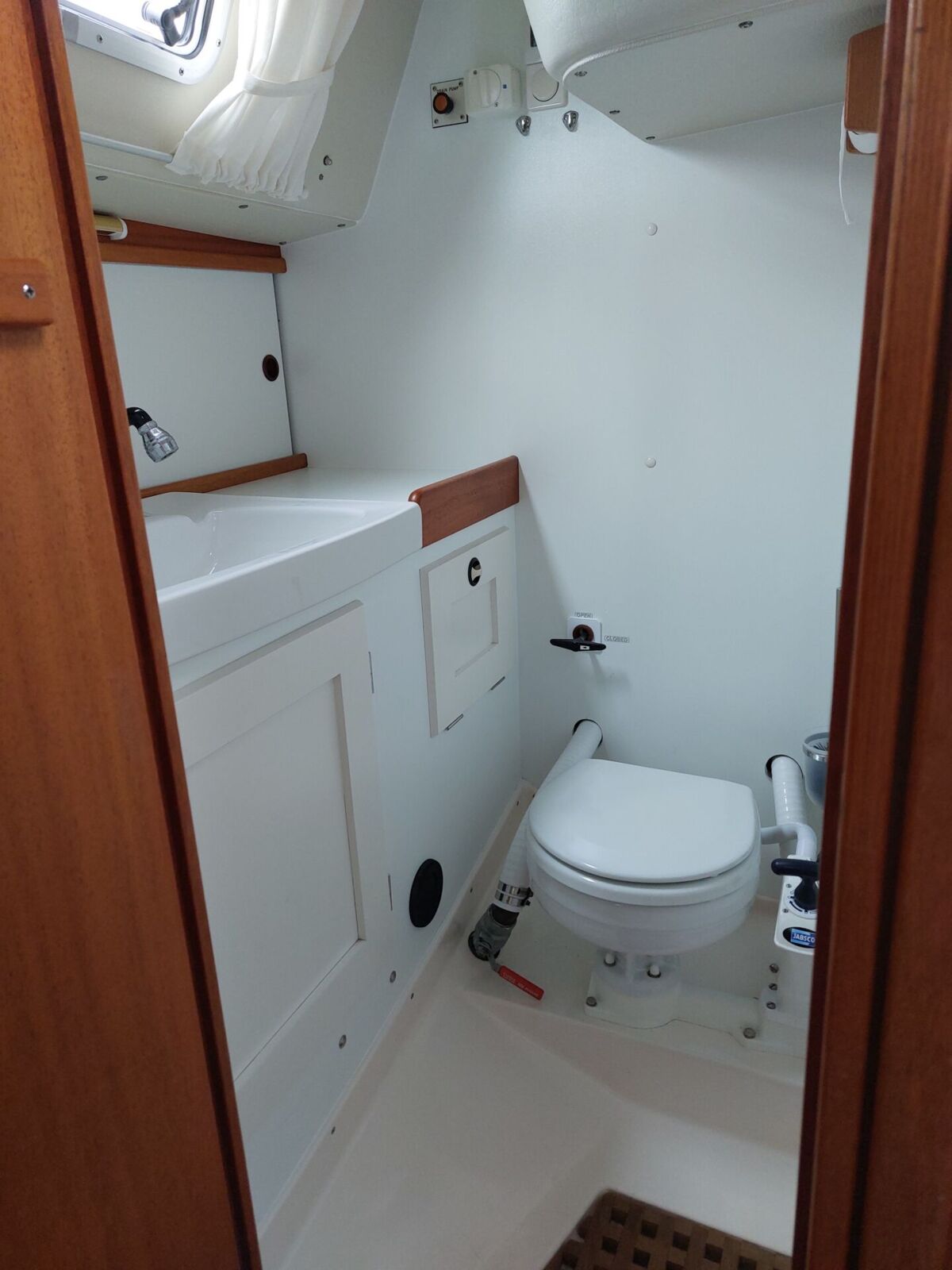 Segelyacht Hallberg-Rassy 34 Sailing World Yachtbrokers 7