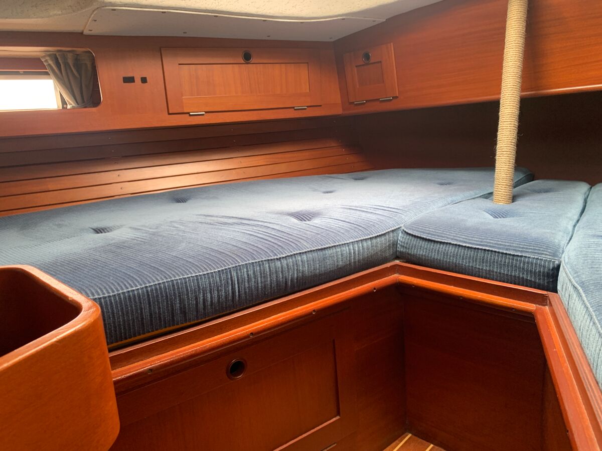 Segelyacht Hallberg-Rassy 352 Scandinavia by Sailing World Yachtbrokers Heiligenahafen 29