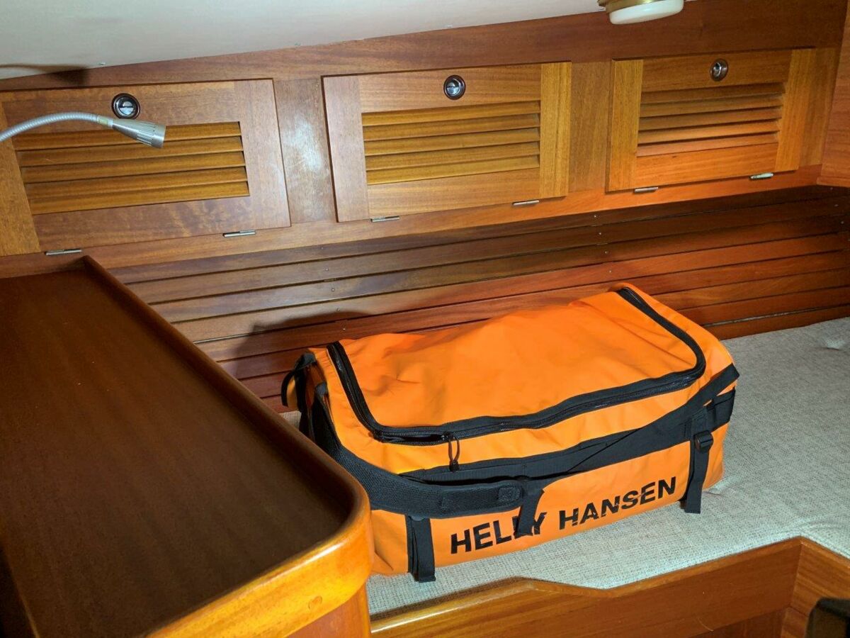 Segelyacht Hallberg-Rassy 45 Sailing World Yachtmakler   (24)