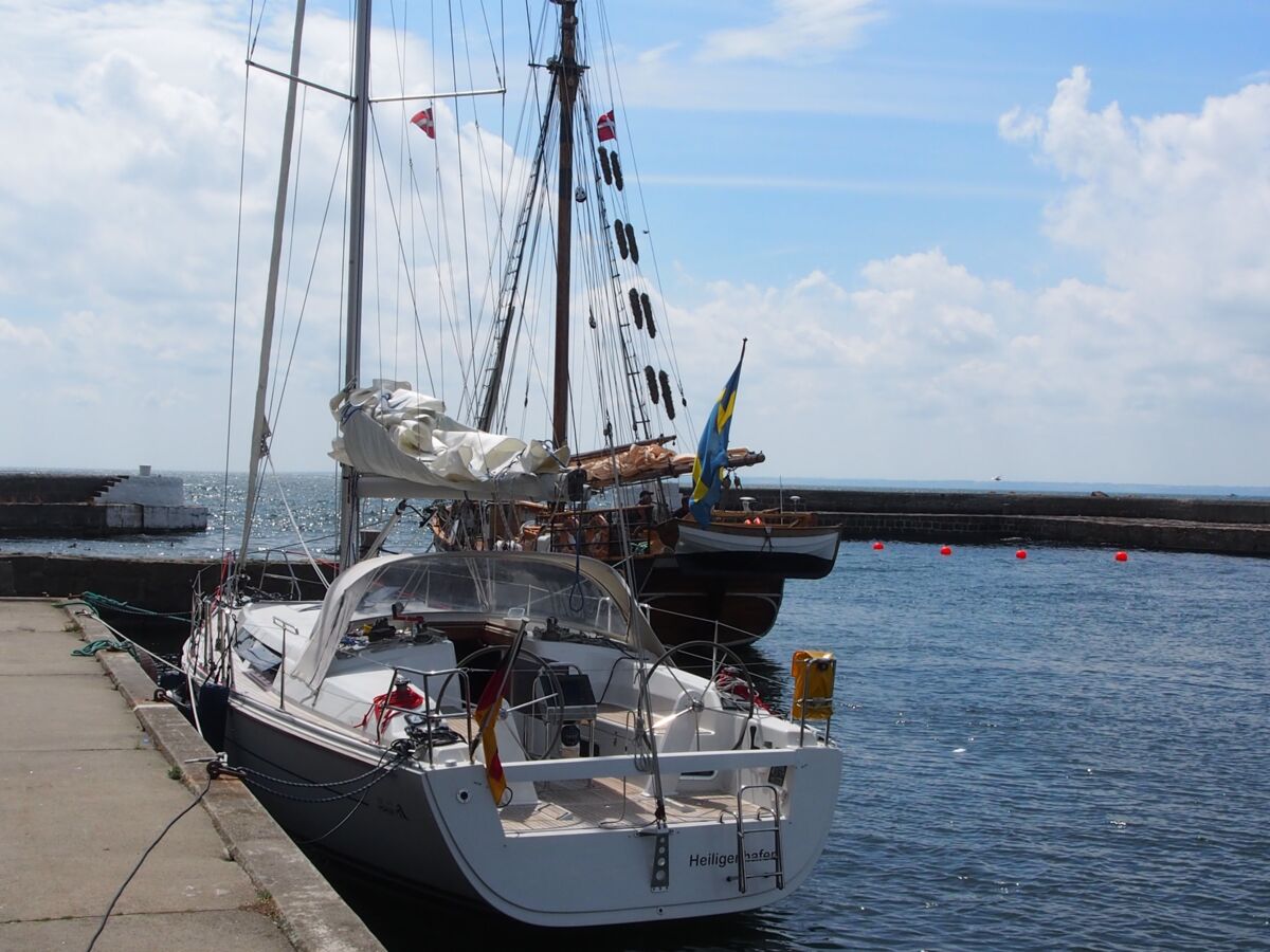 Segelyacht Hanse 375 Sailing World Yachtmakler Heiligenhafen 3