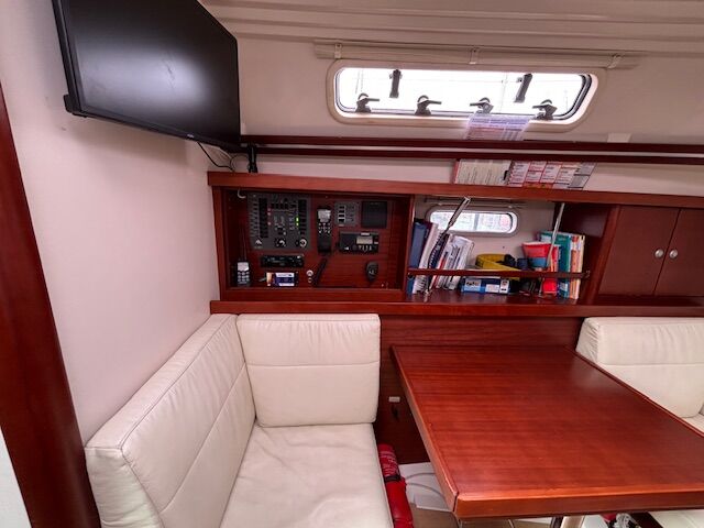 Segelyacht Hanse 375 Sailing World Yachtmakler Heiligenhafen 9