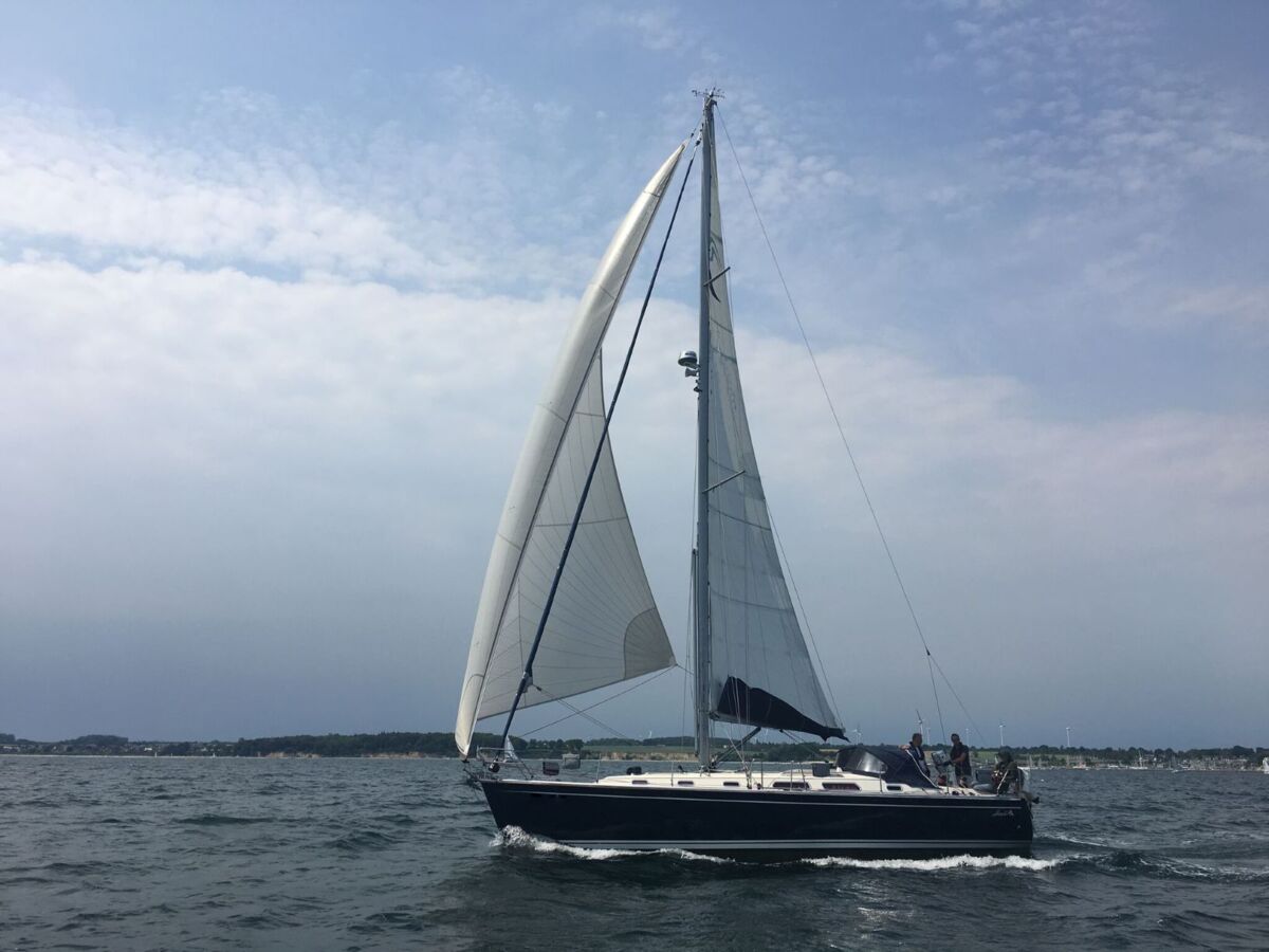 Hanse 411