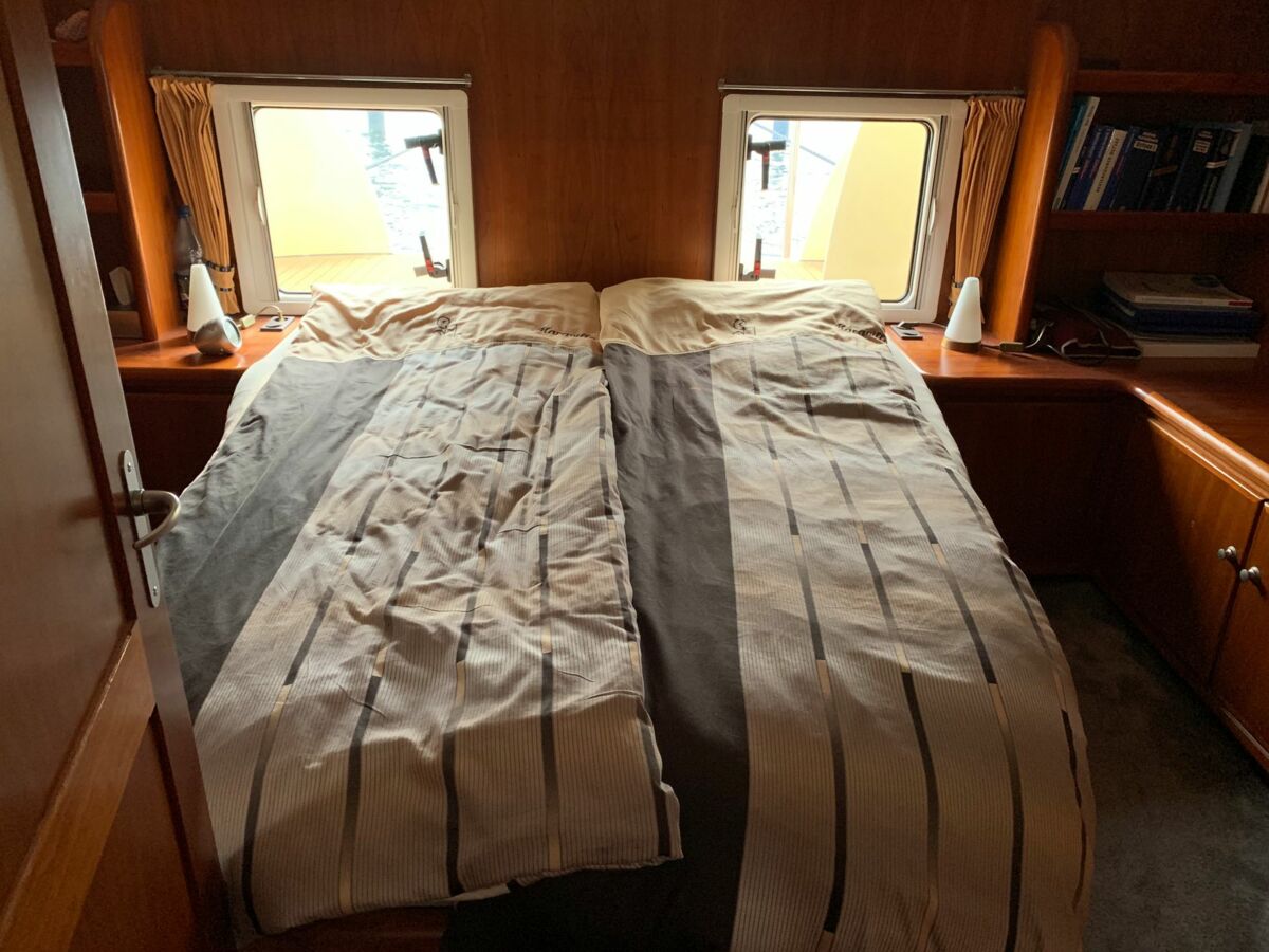 Vacance-1300-motoryacht-sailing-world-yachtbrokers-18