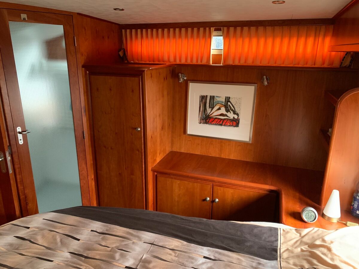 Vacance-1300-motoryacht-sailing-world-yachtbrokers-20
