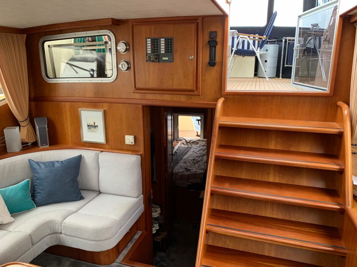 Vacance-1300-motoryacht-sailing-world-yachtbrokers-5