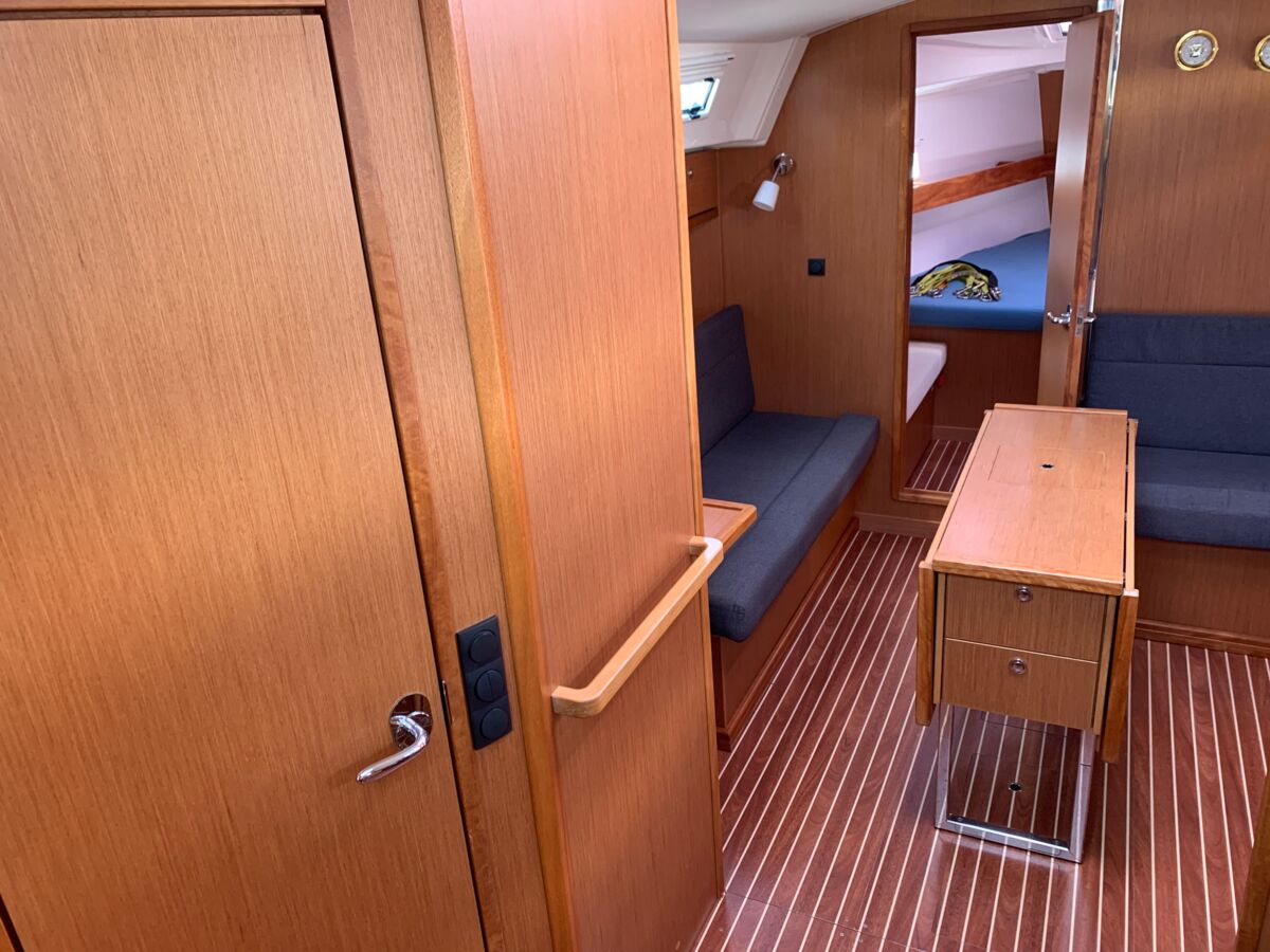 Bavaria Cruiser 36-3 Sailing World Yachtmakler 31