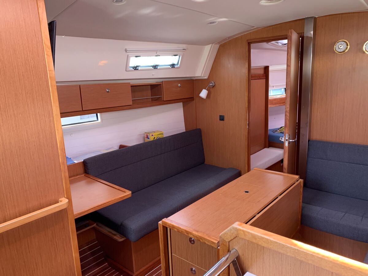 Bavaria Cruiser 36-3 Sailing World Yachtmakler 8