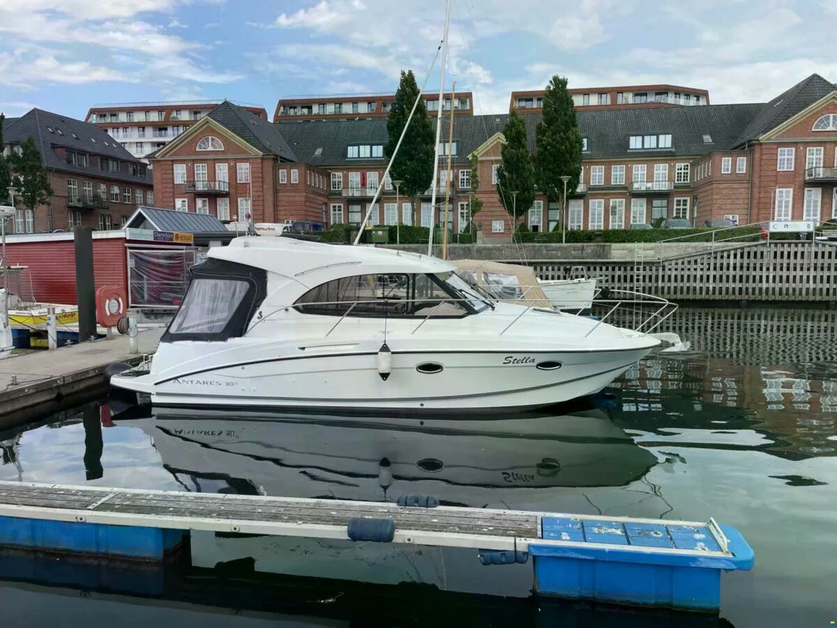 Benteau Antares 30 -2