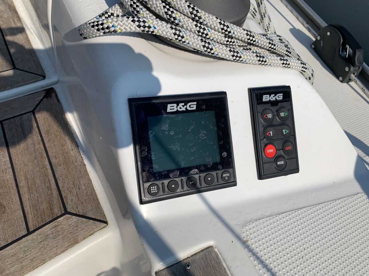 Hanse 370