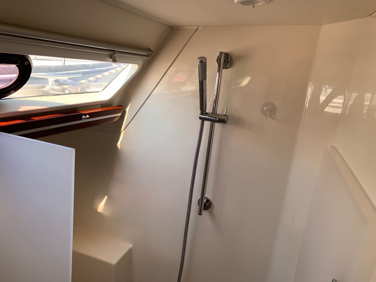Hanse 370