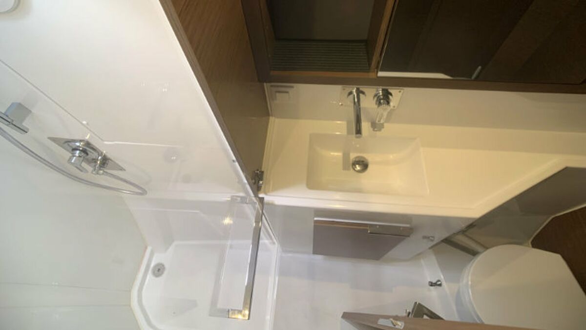 Lagoon 40 Katamaran Sailing World Yachtbrokers Heiligenhafen 21