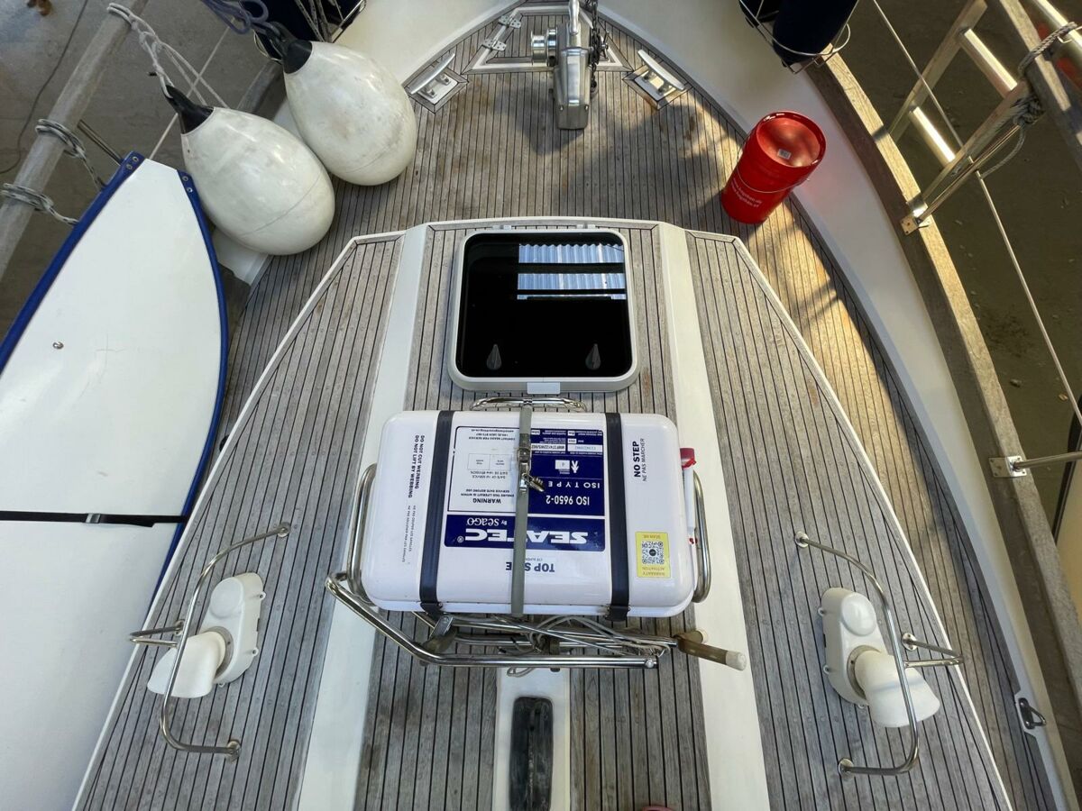 Motorsegler Nauticat 33 Sailing World Yachtmakler 55