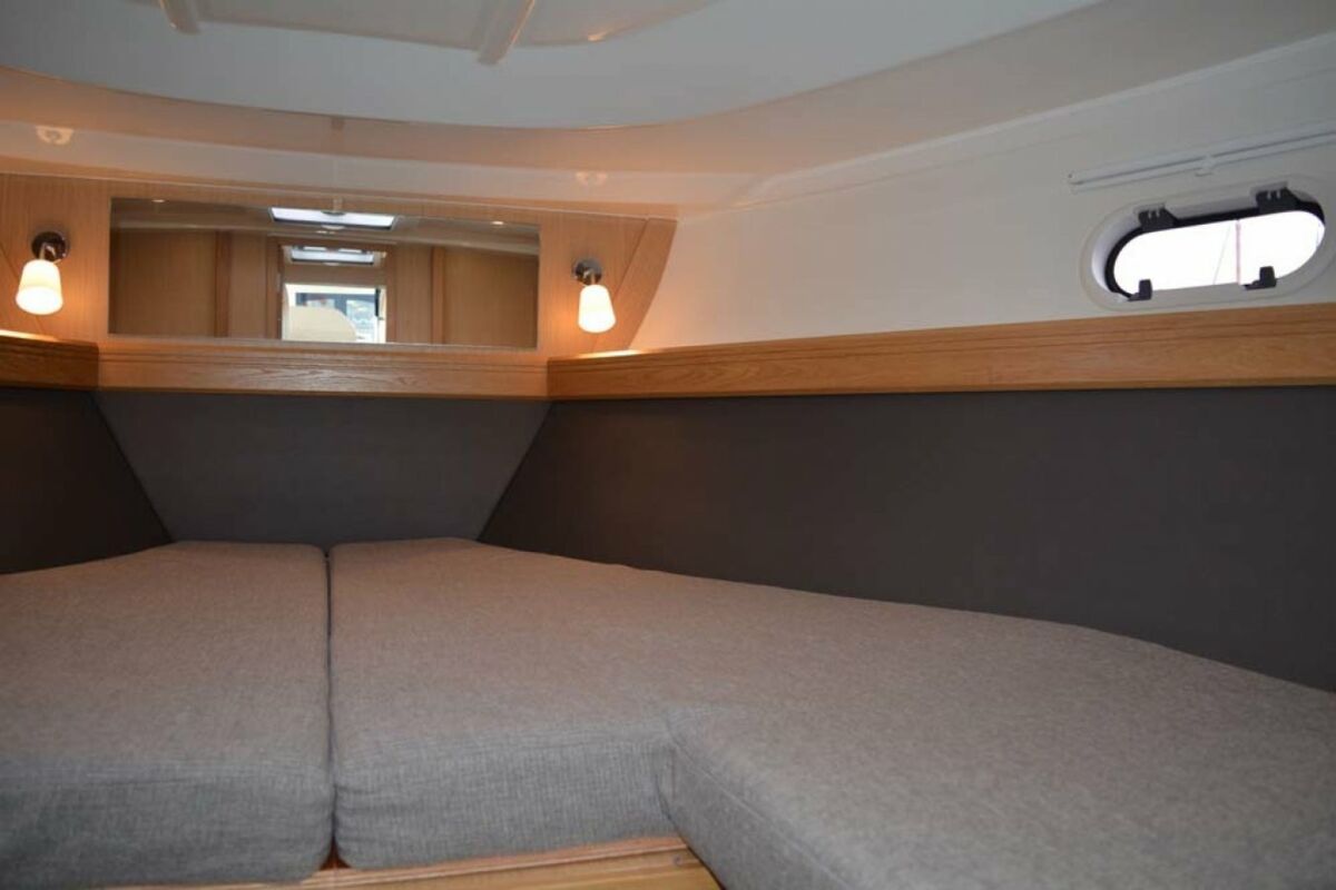 Motoryacht Bavaria Sport 35 Sailing World Yachtmakler Heiligenhafen 30