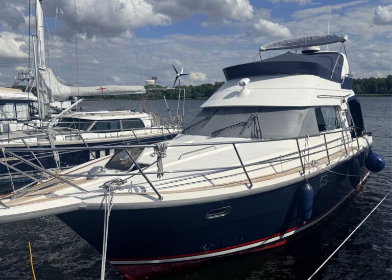 Motoryacht Nimbus 380 Carisma Fly Sailing World Yachtbrokes Heiligenhafen 1