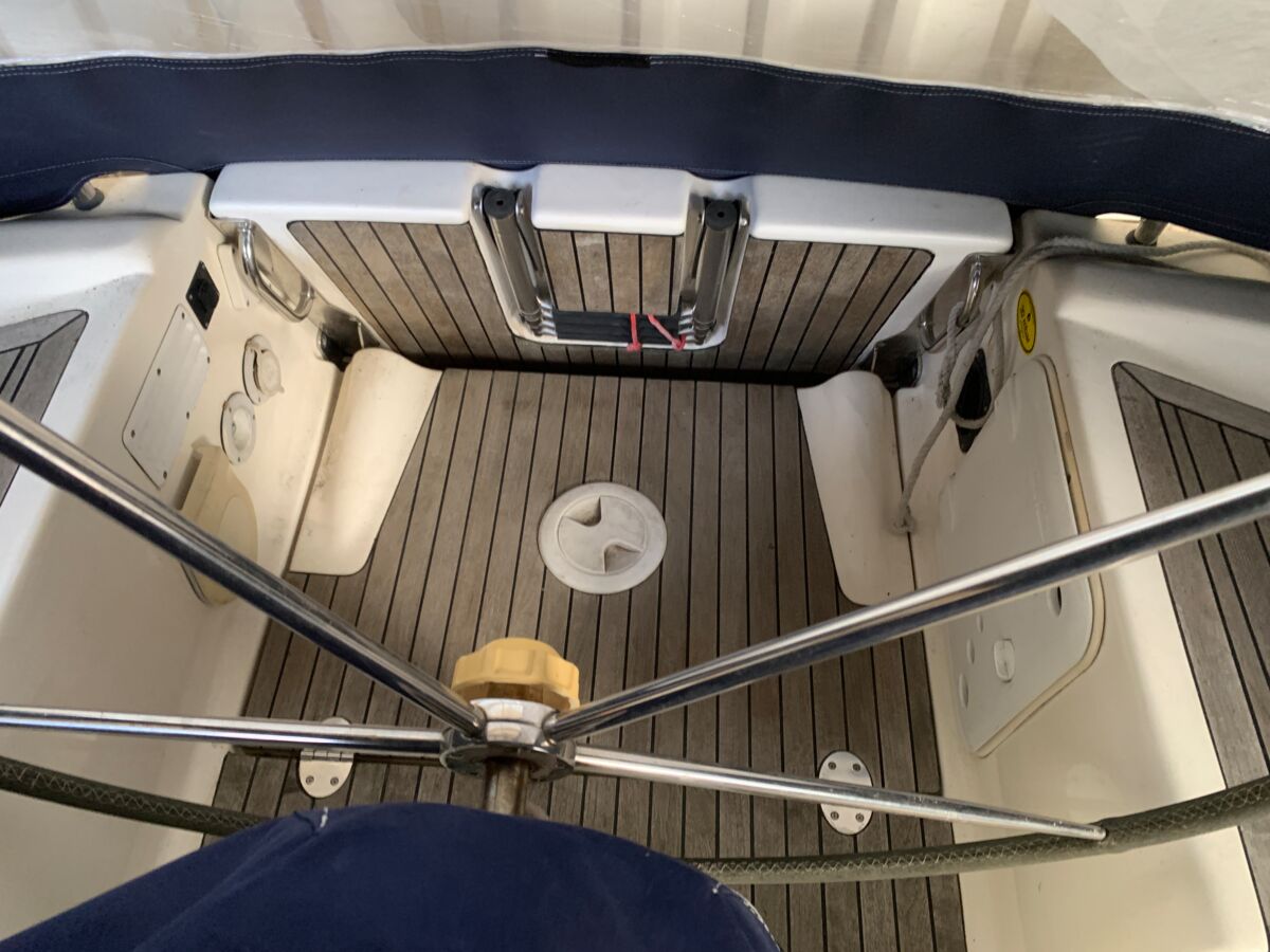 Sailing Yacht Bavaria 34 Cruiser Sailing World Yachtbrokers Heiligenhafen 45