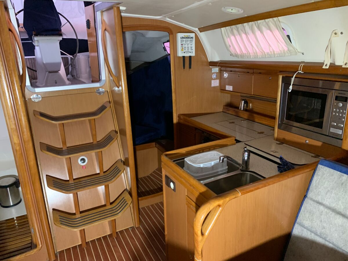 Sailing Yacht Bavaria 34 Cruiser Sailing World Yachtbrokers Heiligenhafen 64