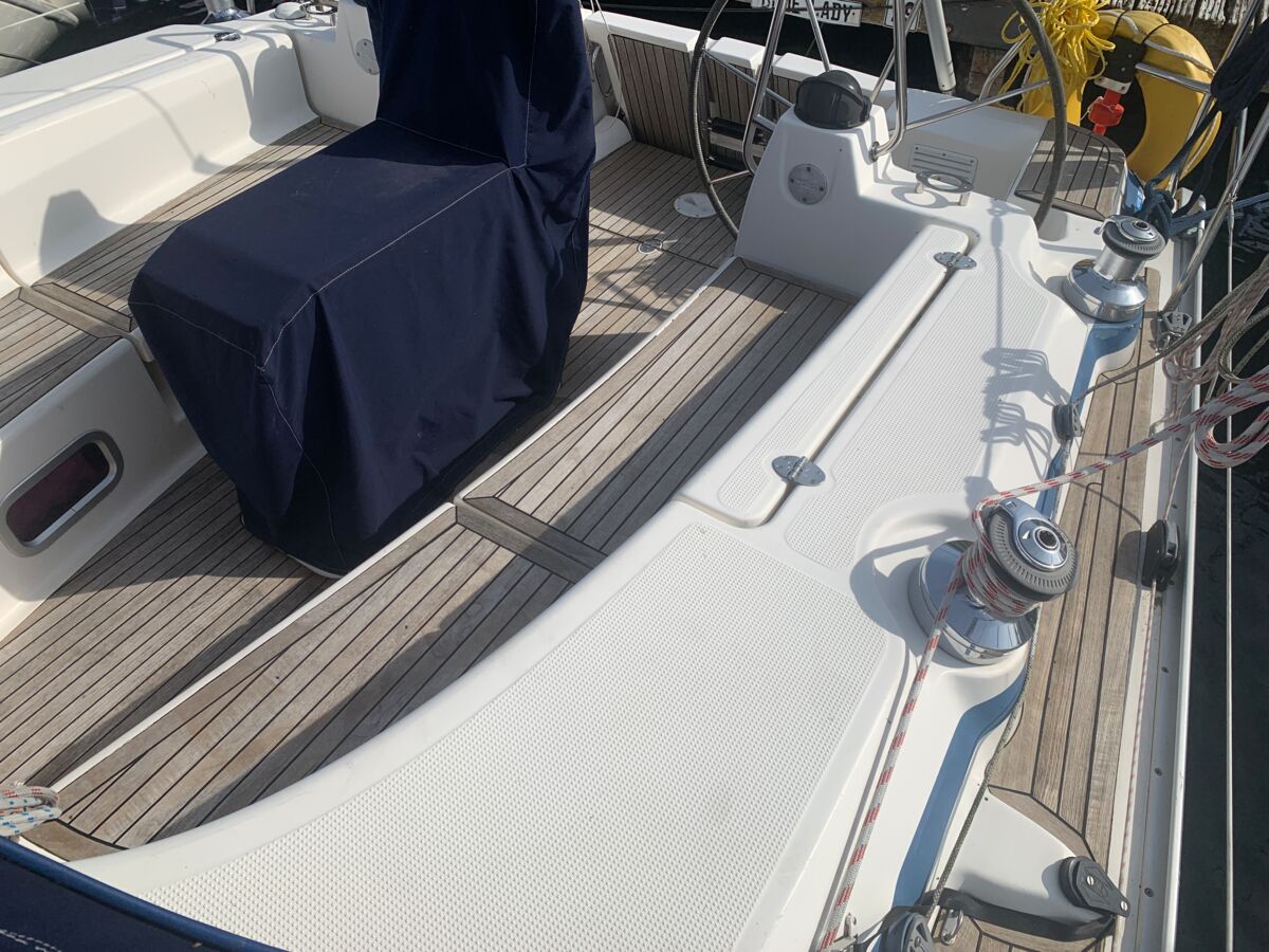 Sailing Yacht Bavaria 40 Cruiser Sailing World Yachtmakler Heiligenhafen 36