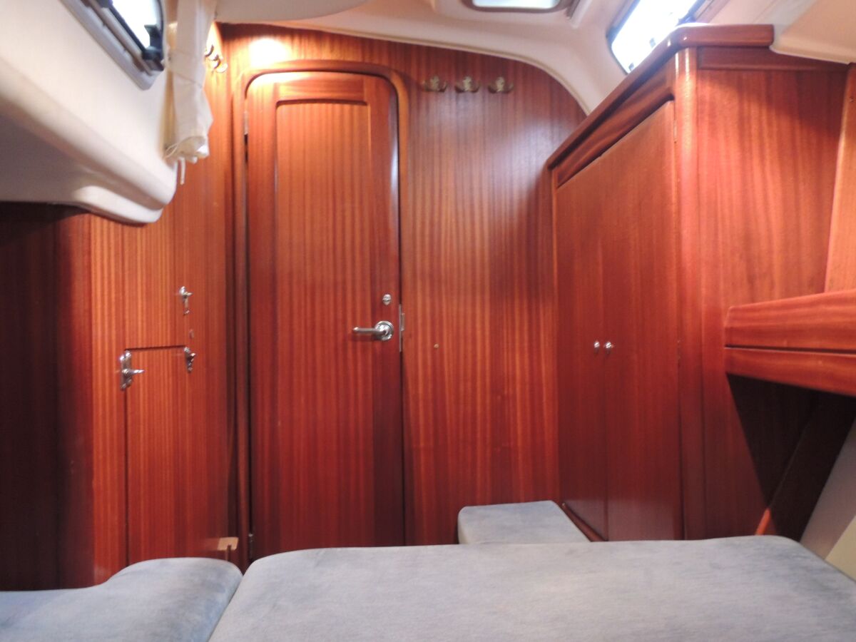 Sailing Yacht Bavaria 42 Sailing World Yachtbrokers 44