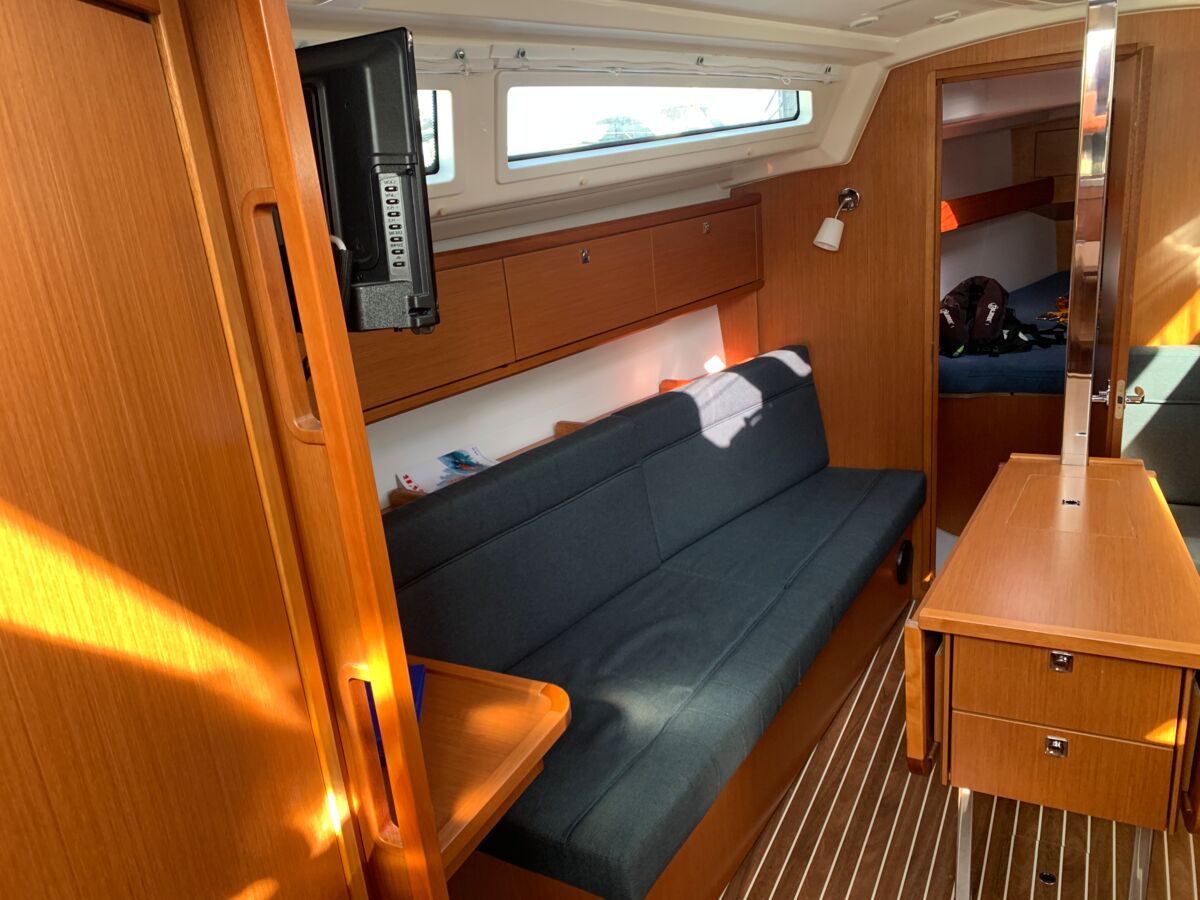 Sailing Yacht Bavaria Cruiser 34 Sailing World Yachtbrokers Heiligenhafen 33