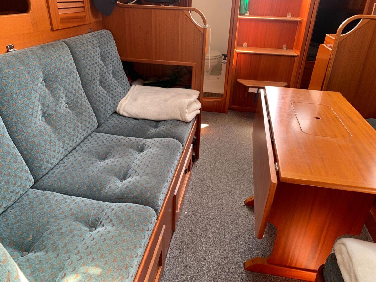 Sailing Yacht Hallberg-Rassy 34 Sailing World Yachtmakler Heiligenhafen 23